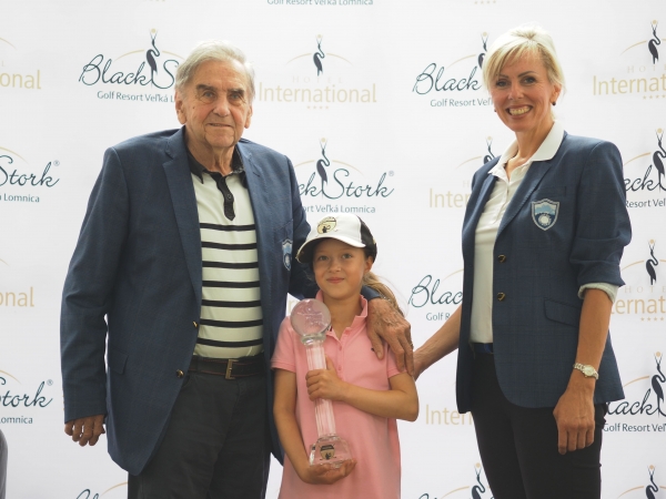 Zoey Sophia Pápay na Champion of Champions! na návšteve v Black Stork